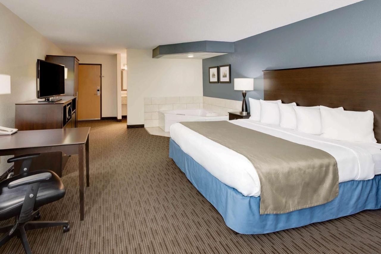 Hotel Baymont By Wyndham Owatonna Extérieur photo