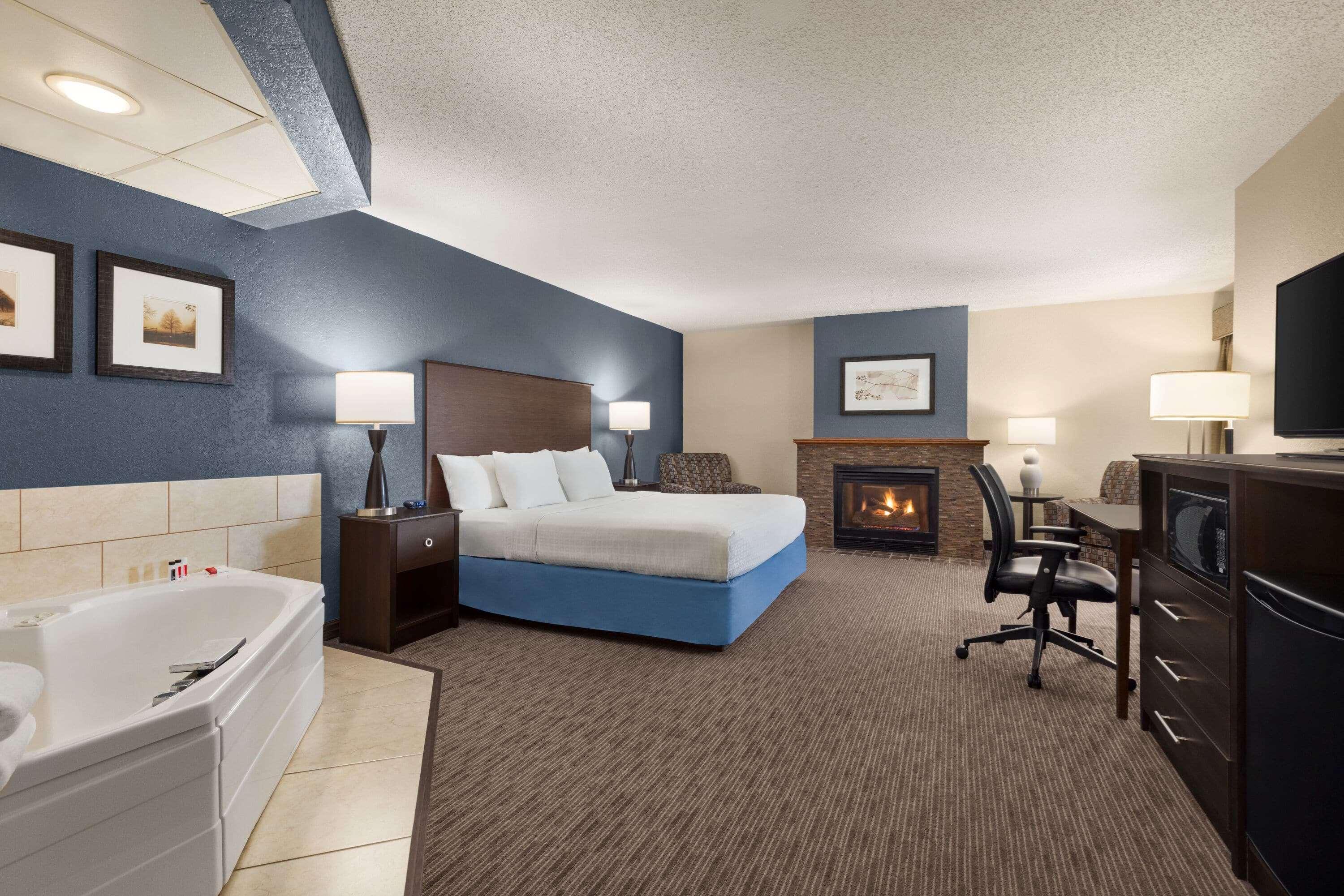 Hotel Baymont By Wyndham Owatonna Extérieur photo