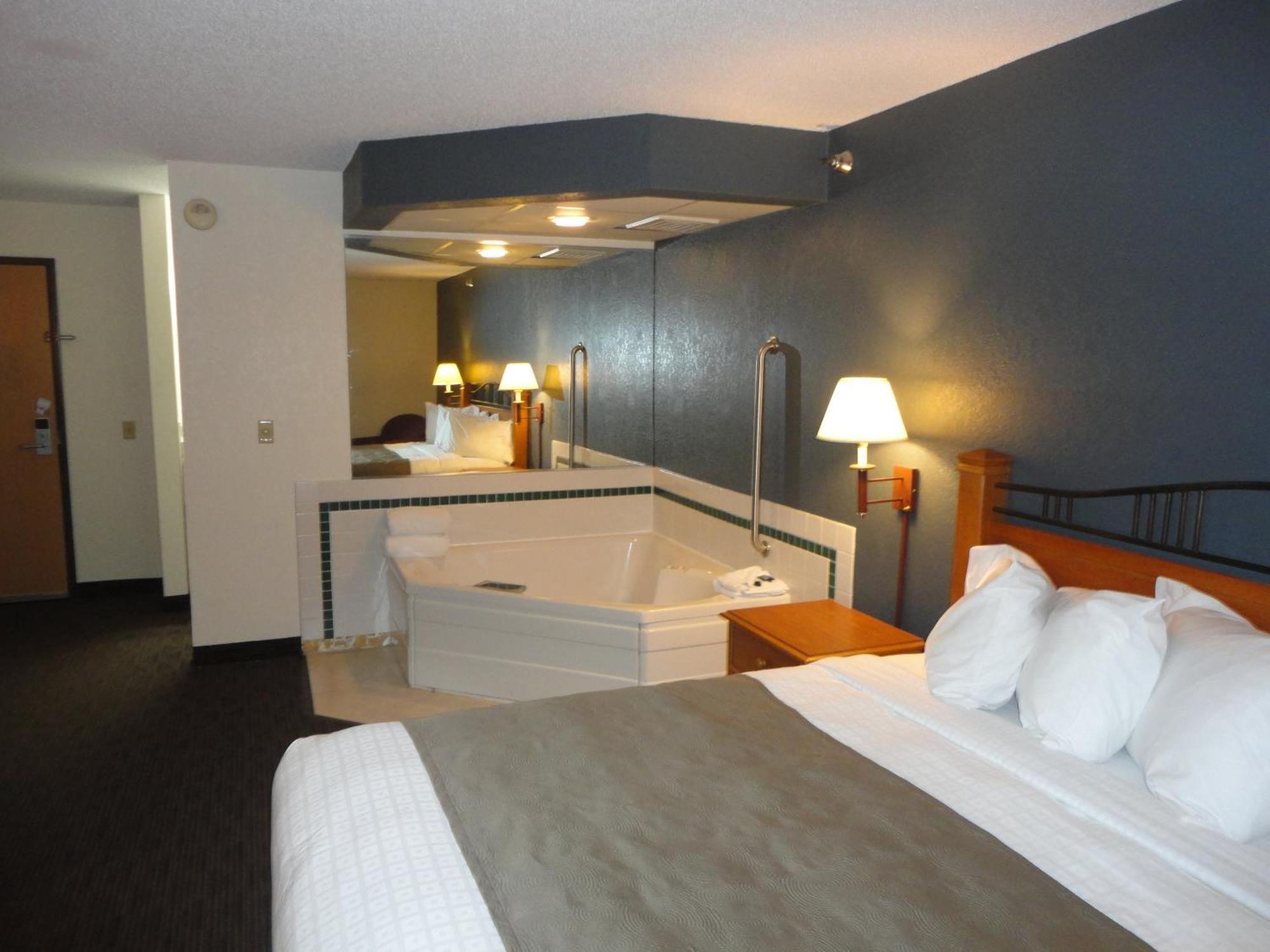 Hotel Baymont By Wyndham Owatonna Extérieur photo